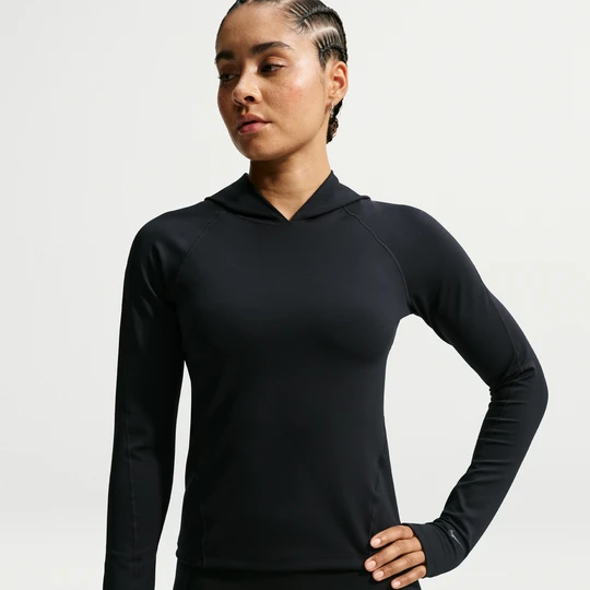 Zdjęcie produktu Damska dopasowana koszulka z długim rękawem i kapturem Dri-FIT Nike Universa - Czerń