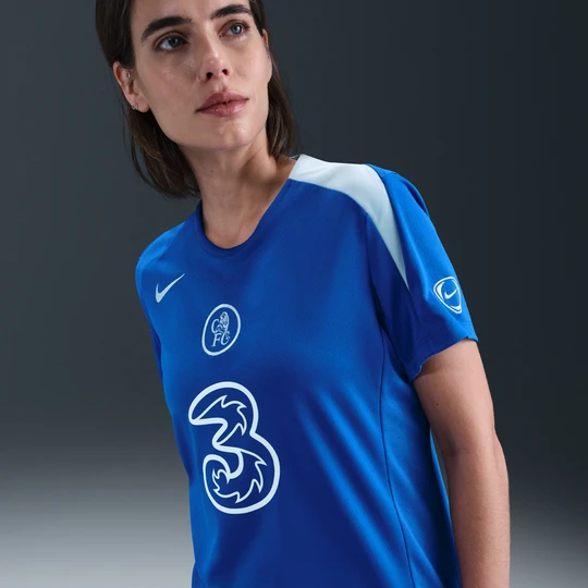 Zdjęcie produktu Damska dzianinowa koszulka piłkarska Nike Dri-FIT Total 90 Chelsea F.C. Strike (wersja trzecia) - Niebieski