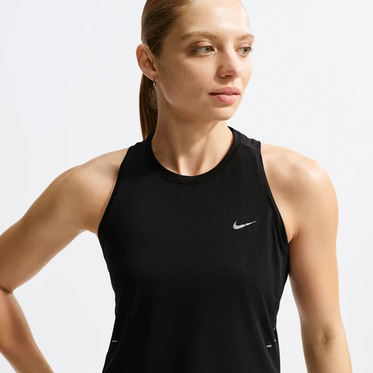 Zdjęcie produktu Damska koszulka bez rękawów do biegania Dri-FIT Nike Swift Breathe - Czerń