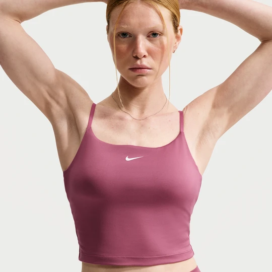 Zdjęcie produktu Damska koszulka bez rękawów lub stanik sportowy z regulacją i wkładkami zapewniający średnie wsparcie Nike One - Czerwony