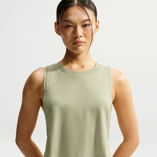 Zdjęcie produktu Damska koszulka bez rękawów o skróconym kroju NikeSKIMS Performance Cotton Blend - Zieleń