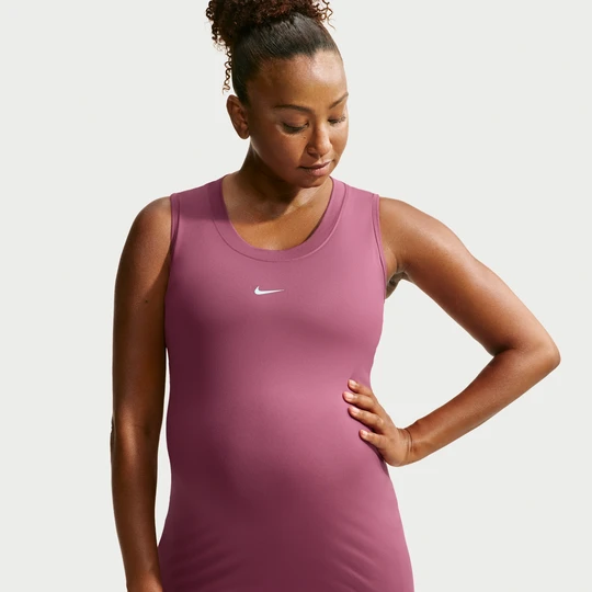 Zdjęcie produktu Damska koszulka ciążowa bez rękawów o dopasowanym kroju Nike (M) One - Czerwony