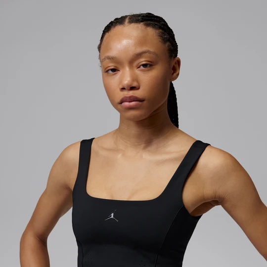 Zdjęcie produktu Damska koszulka o skróconym kroju Dri-FIT Jordan Sport Flightweight - Czerń