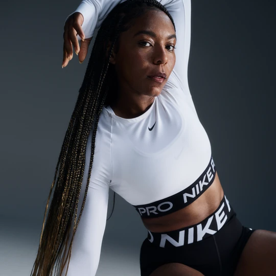 Zdjęcie produktu Damska koszulka o skróconym kroju z długim rękawem Dri-FIT Nike Pro - Biel