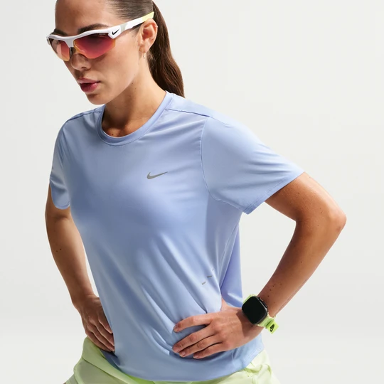 Zdjęcie produktu Damska koszulka z krótkim rękawem do biegania Dri-FIT Nike Swift - Niebieski