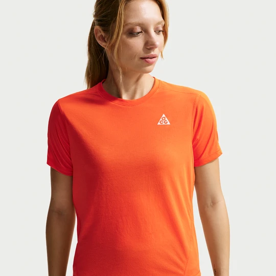 Zdjęcie produktu Damska koszulka z krótkim rękawem do biegania w terenie Dri-FIT Nike ACG - Pomarańczowy