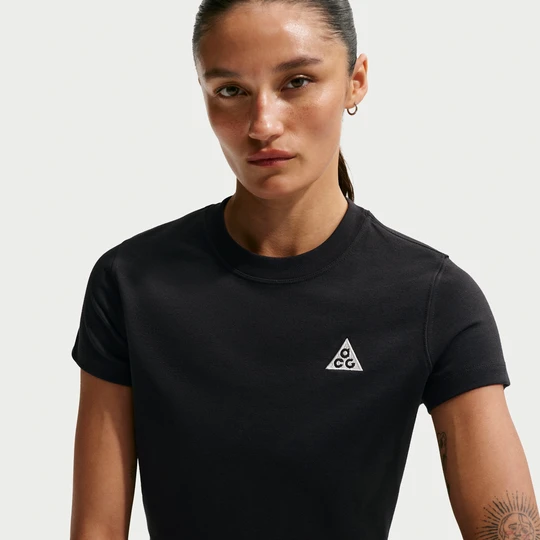 Zdjęcie produktu Damska koszulka z krótkim rękawem Dri-FIT Nike ACG - Czerń