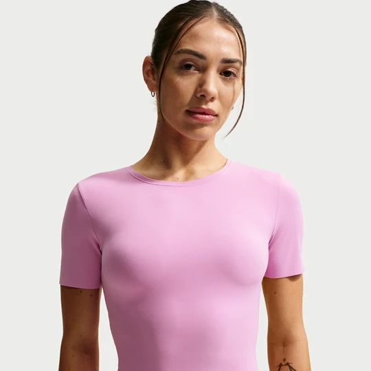 Zdjęcie produktu Damska koszulka z krótkim rękawem Dri-FIT Nike Zenvy - Fiolet