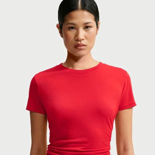 Zdjęcie produktu Damska koszulka z krótkim rękawem NikeSKIMS Performance Cotton Blend - Czerwony
