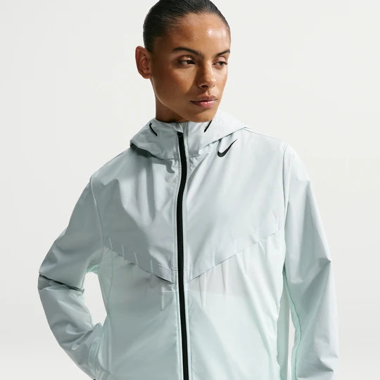 Zdjęcie produktu Damska kurtka do biegania Storm-FIT Nike AeroSwift Aerogami - Zieleń