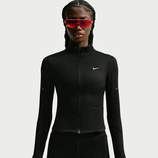 Zdjęcie produktu Damska kurtka do biegania z zamkiem na całej długości Dri-FIT Nike Swift - Czerń