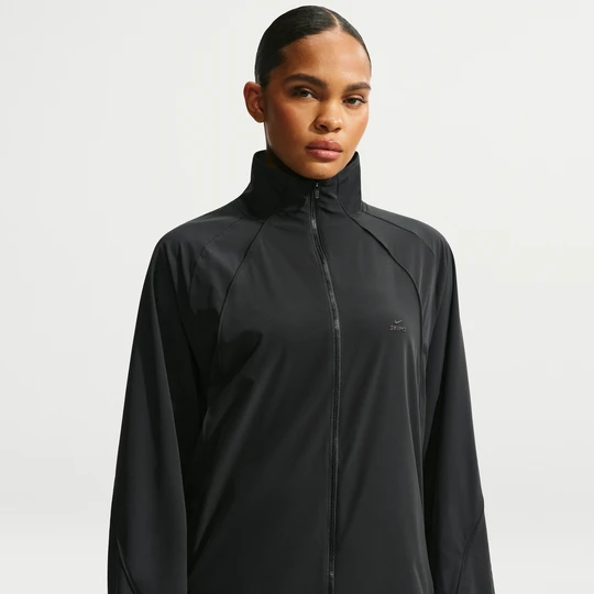 Zdjęcie produktu Damska kurtka o kroju oversize NikeSKIMS Stretch Nylon - Czerń