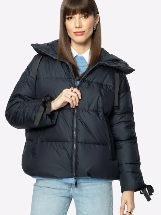 Zdjęcie produktu Damska kurtka oversize pikowana ze ściągaczami na rękawach granatowa Wittchen