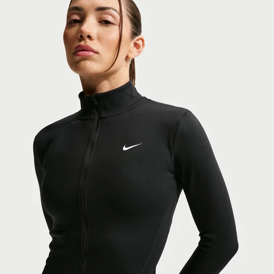 Zdjęcie produktu Damska kurtka z zamkiem na całej długości Dri-FIT Nike One Fitted - Czerń