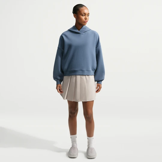 Zdjęcie produktu Damska plisowana spódnica z wysokim stanem z ochroną przed promieniowaniem UV Dri-FIT Nike 24.7 PerfectStretch - Brązowy