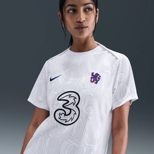 Zdjęcie produktu Damska przedmeczowa koszulka piłkarska Nike Dri-FIT Chelsea F.C. Academy Pro - Biel