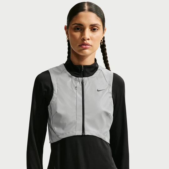 Zdjęcie produktu Damski bezrękawnik do biegania Nike Swift Flash - Szary