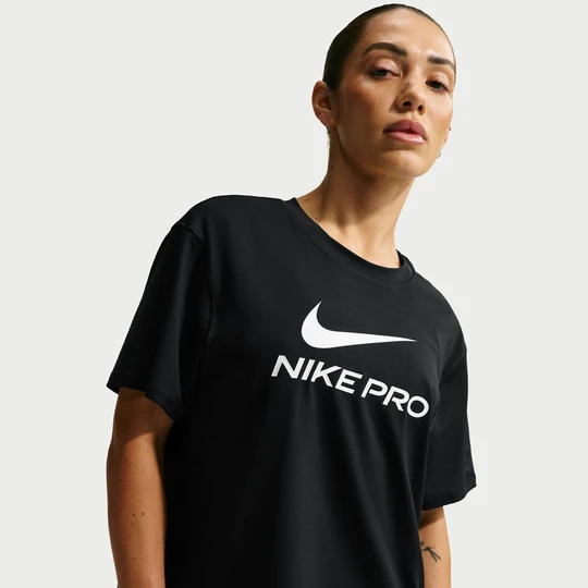 Zdjęcie produktu Damski luźny T-shirt Nike Pro - Czerń