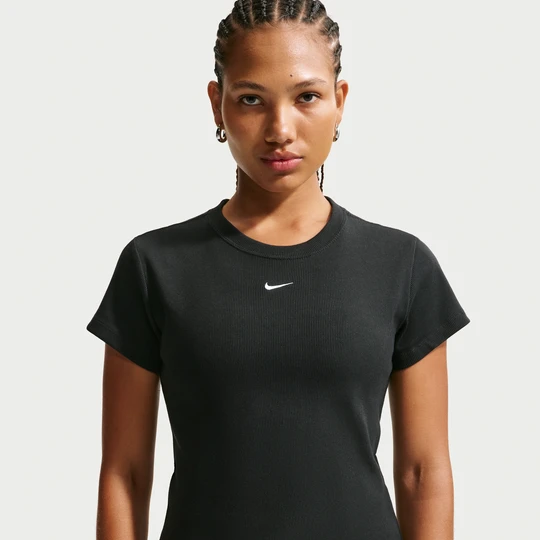 Zdjęcie produktu Damski przylegający T-shirt z prążkowanego materiału z krótkim rękawem Nike - Czerń