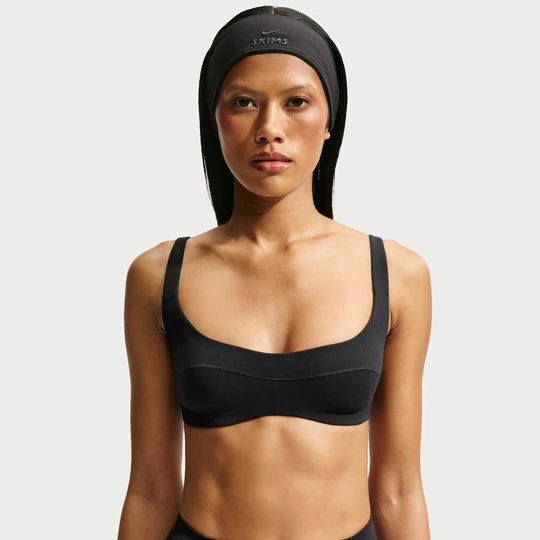 Zdjęcie produktu Damski stanik sportowy Micro NikeSKIMS Studio Stretch - Czerń