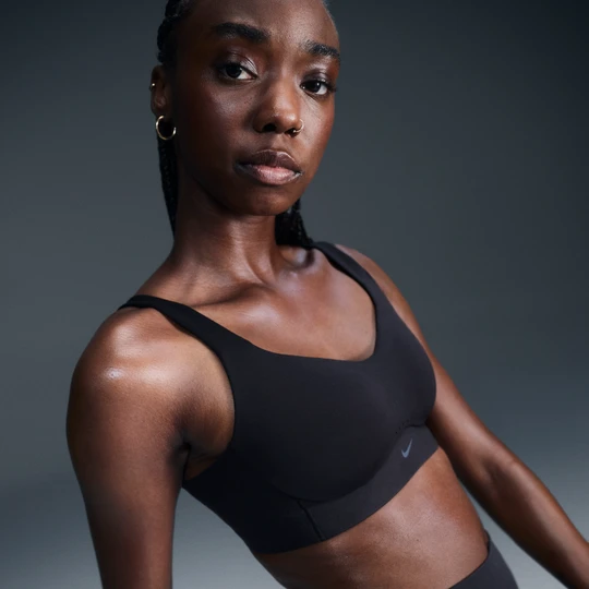 Zdjęcie produktu Damski stanik sportowy z wkładkami i możliwością zmiany stylizacji Nike Alate High Support - Czerń