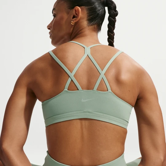 Zdjęcie produktu Damski stanik sportowy z wkładkami zapewniający lekkie wsparcie Nike Zenvy Strappy - Zieleń