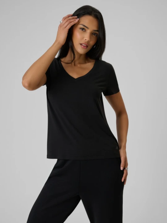 Zdjęcie produktu Damski t-shirt bez nadruku 4F 4FRSS26TTSHF3796 - czarny