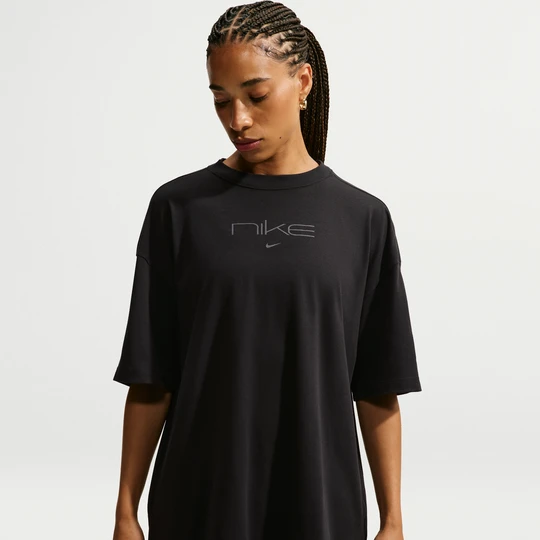 Zdjęcie produktu Damski T-shirt o kroju oversize Dri-FIT Nike - Czerń