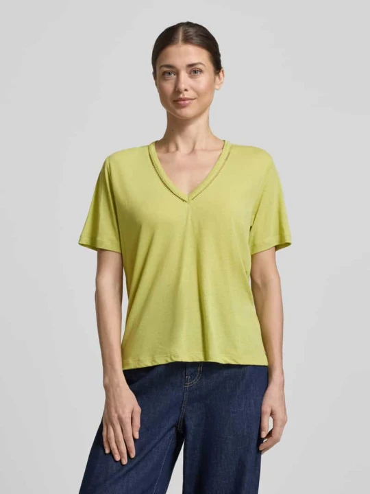 Zdjęcie produktu damski t-shirt o kroju regular fit z mieszanki lnu z dekoltem w serek Scotch & Soda Zielony