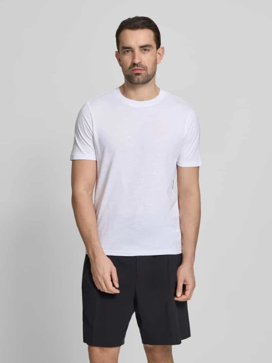 Zdjęcie produktu damski t-shirt o kroju regular fit z okrągłym dekoltem MCNEAL Biały