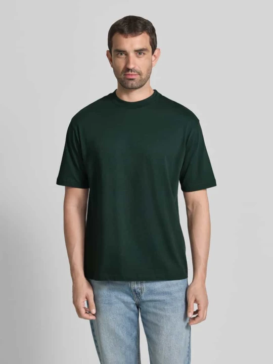 Zdjęcie produktu damski t-shirt o kroju regular fit z okrągłym dekoltem MCNEAL Butelkowy zielony