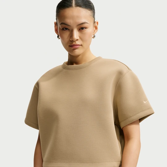 Zdjęcie produktu Damski T-shirt o skróconym kroju oversize Nike Pregame Fleece - Brązowy