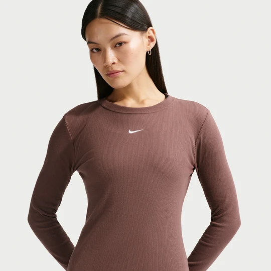 Zdjęcie produktu Damski T-shirt przylegający z długim rękawem z prążkowanego materiału Nike - Fiolet