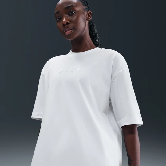 Zdjęcie produktu Damski T-shirt z krótkim rękawem o kroju oversize Nike - Biel