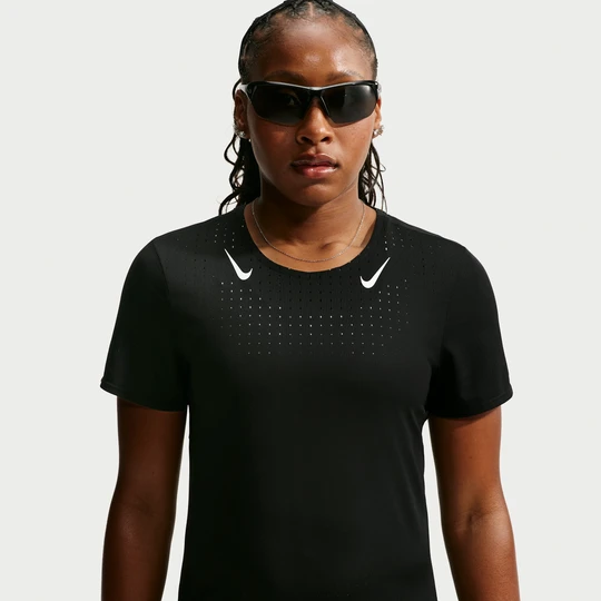Zdjęcie produktu Damski top do biegania Dri-FIT ADV Nike AeroSwift - Czerń