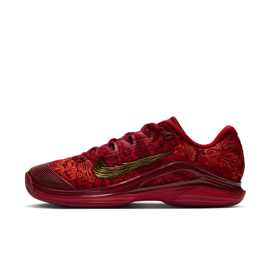Zdjęcie produktu Damskie buty do tenisa na twarde korty Nike Vapor 12 „Qinwen Zheng” - Czerwony
