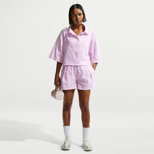 Zdjęcie produktu Damskie luźne spodenki w paski ze średnim stanem Nike Chill Poplin - Fiolet