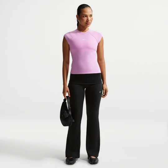 Zdjęcie produktu Damskie przylegające spodnie prążkowane ze średnim stanem Nike Chill Knit - Czerń