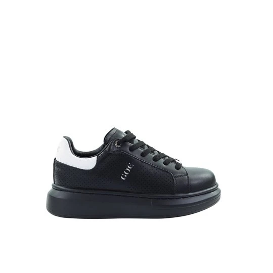 Zdjęcie produktu Damskie sneakersy skórzane czarne z perforacją GOE TT2N4006
