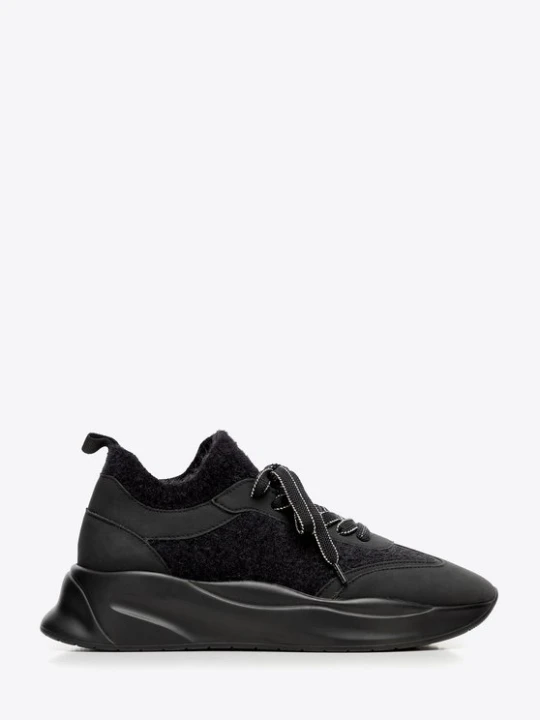Zdjęcie produktu Damskie sneakersy z ekoskóry i sztucznego futerka czarne Wittchen