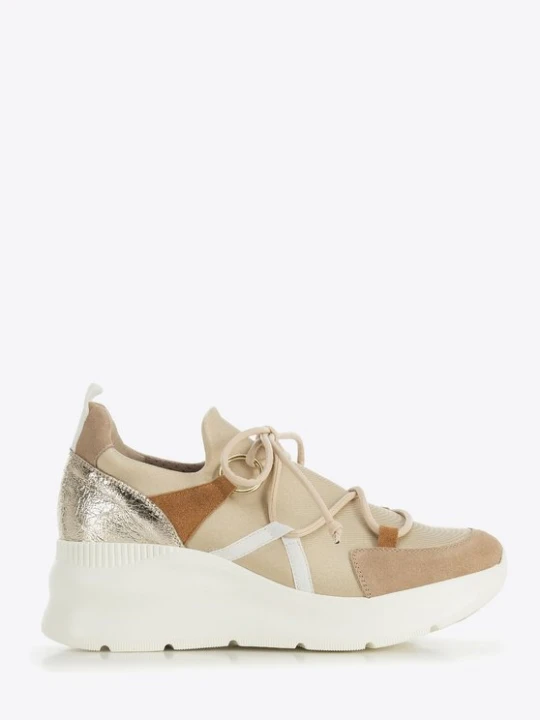 Zdjęcie produktu Damskie sneakersy z elastycznej tkaniny na koturnie beżowo-białe Wittchen