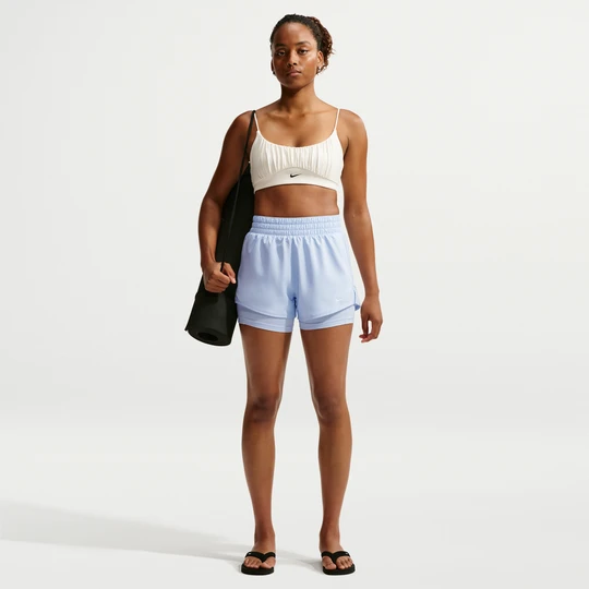 Zdjęcie produktu Damskie spodenki 2 w 1 z wysokim stanem Dri-FIT Nike One 7, 5 cm - Niebieski