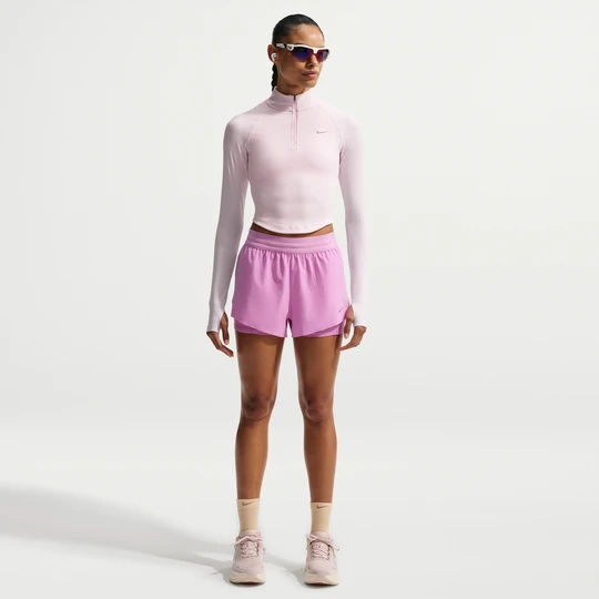 Zdjęcie produktu Damskie spodenki do biegania 2 w 1 ze średnim stanem Dri-FIT Nike Swift - Fiolet