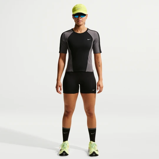 Zdjęcie produktu Damskie spodenki do biegania Nike Tempo o przylegającym kroju z wysokim stanem 10 cm - Czerń
