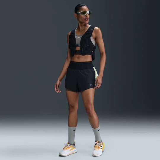 Zdjęcie produktu Damskie spodenki do biegania z wszytą bielizną Dri-FIT Nike Trail - Czerń