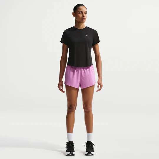 Zdjęcie produktu Damskie spodenki do biegania ze średnim stanem i wszytą bielizną 6 cm Dri-FIT Nike Swift Breathe - Fiolet