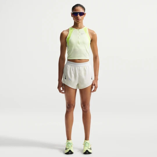 Zdjęcie produktu Damskie spodenki do biegania ze średnim stanem i wszytą bielizną 8 cm Dri-FIT ADV Nike AeroSwift - Biel