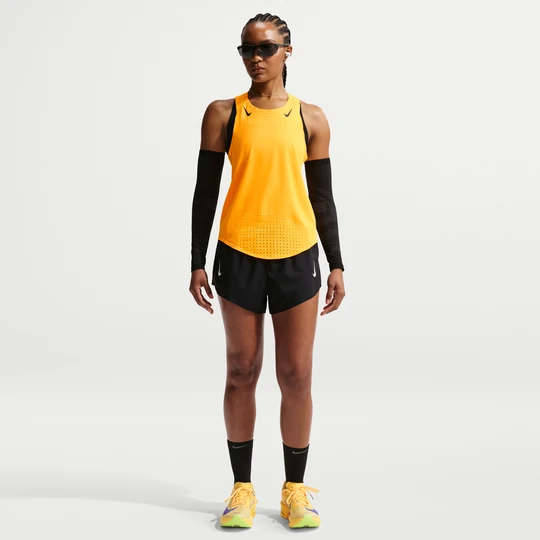 Zdjęcie produktu Damskie spodenki do biegania ze średnim stanem i wszytą bielizną 8 cm Dri-FIT ADV Nike AeroSwift - Czerń