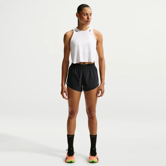 Zdjęcie produktu Damskie spodenki do biegania ze średnim stanem i wszytą bielizną Dri-FIT ADV 8 cm Nike AeroSwift - Czerń