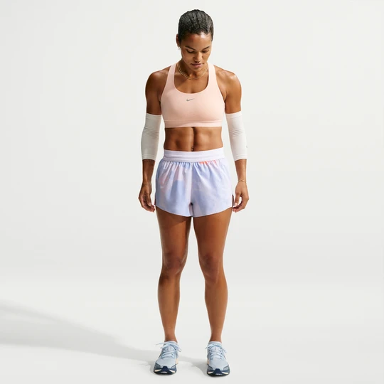Zdjęcie produktu Damskie spodenki do biegania ze średnim stanem i wszytą bielizną Dri-FIT Nike Swift 6 cm - Niebieski